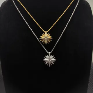 Colliers avec pendentif Starburst Pavé en or et argent