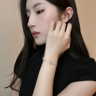 سوار سلسلة ذهبية زرقاء ثلاث كارم تصميم
