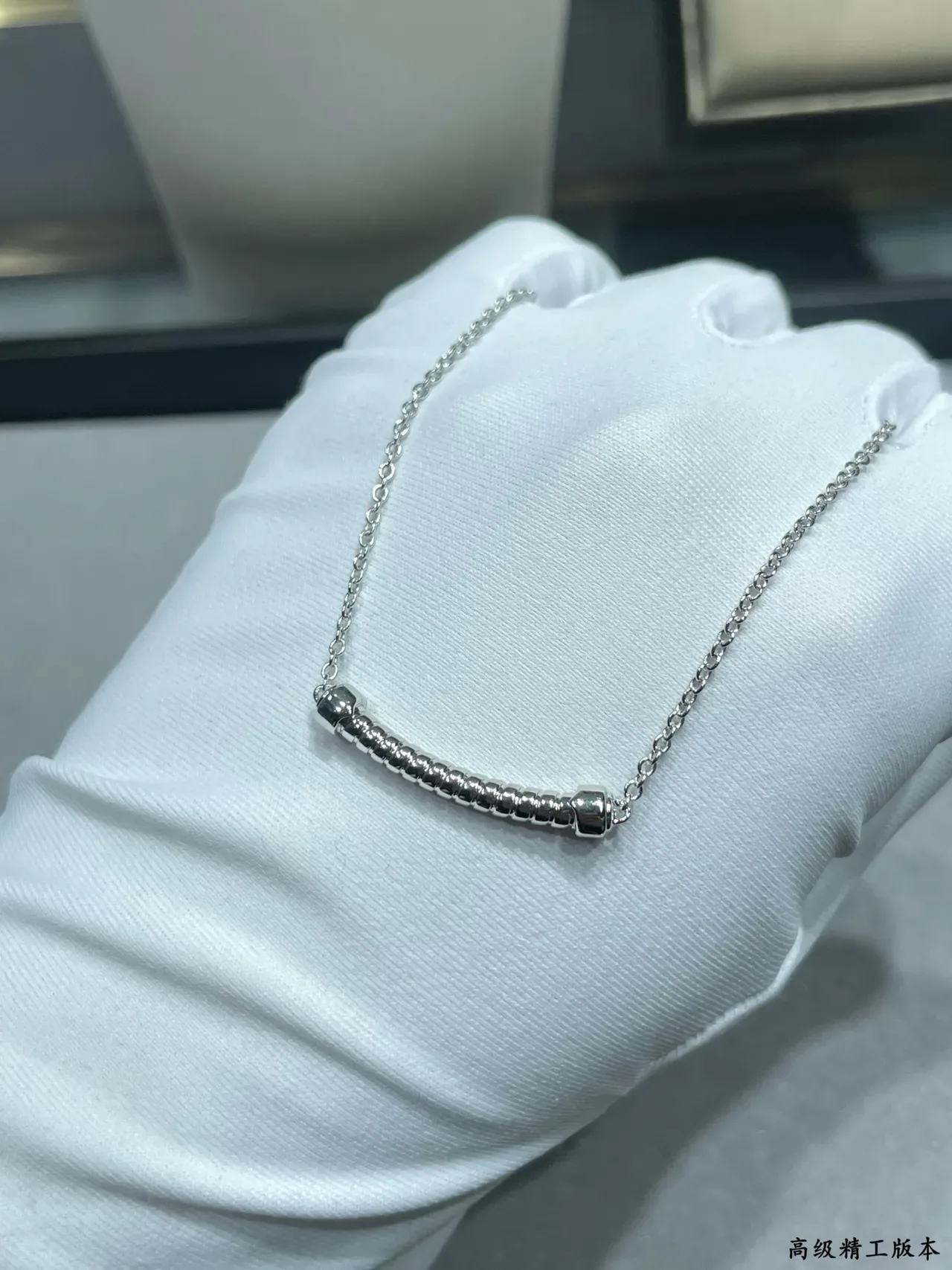 金色链条水平纹理吊坠项链 3