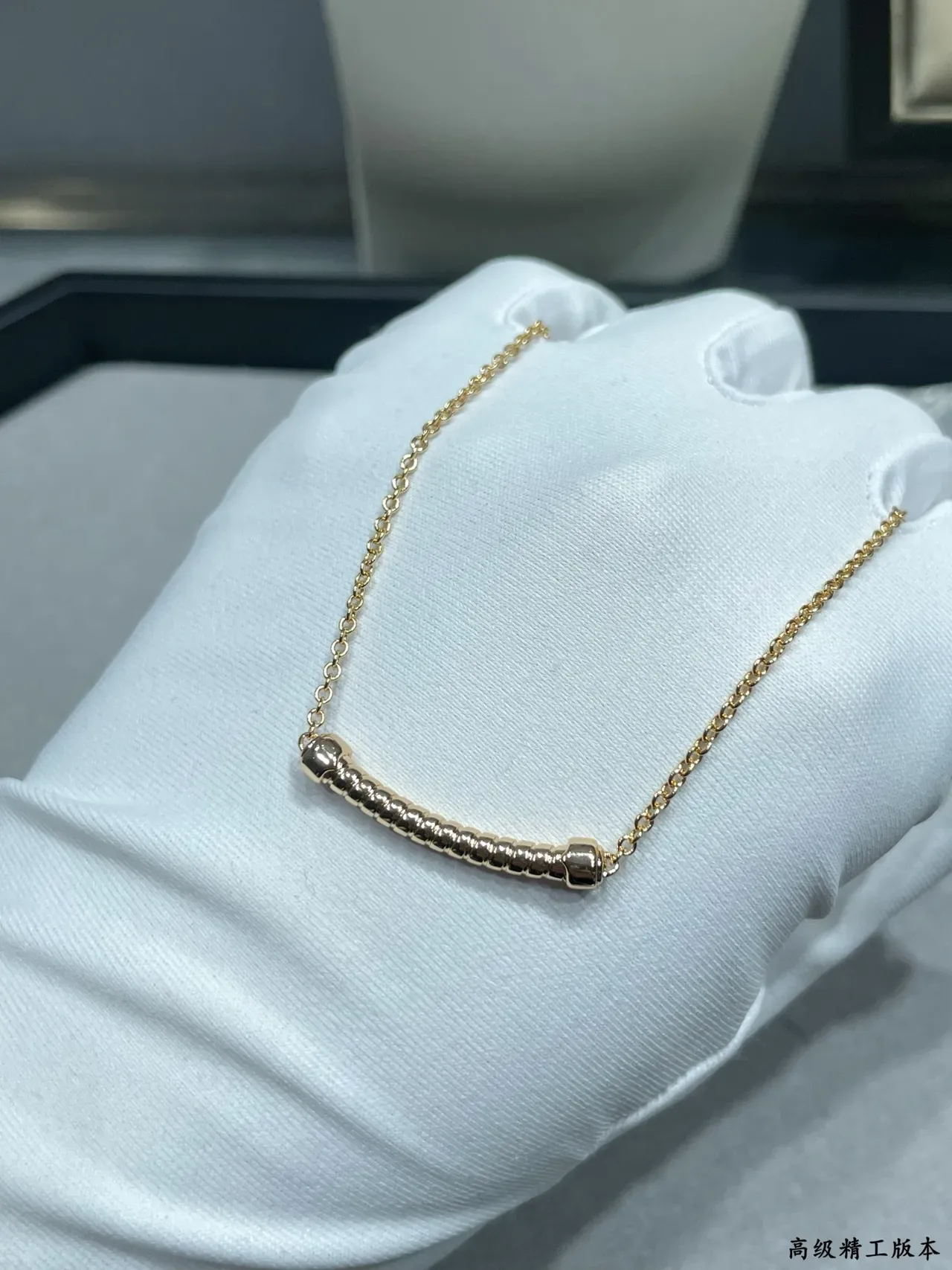 金色链条水平纹理吊坠项链 5
