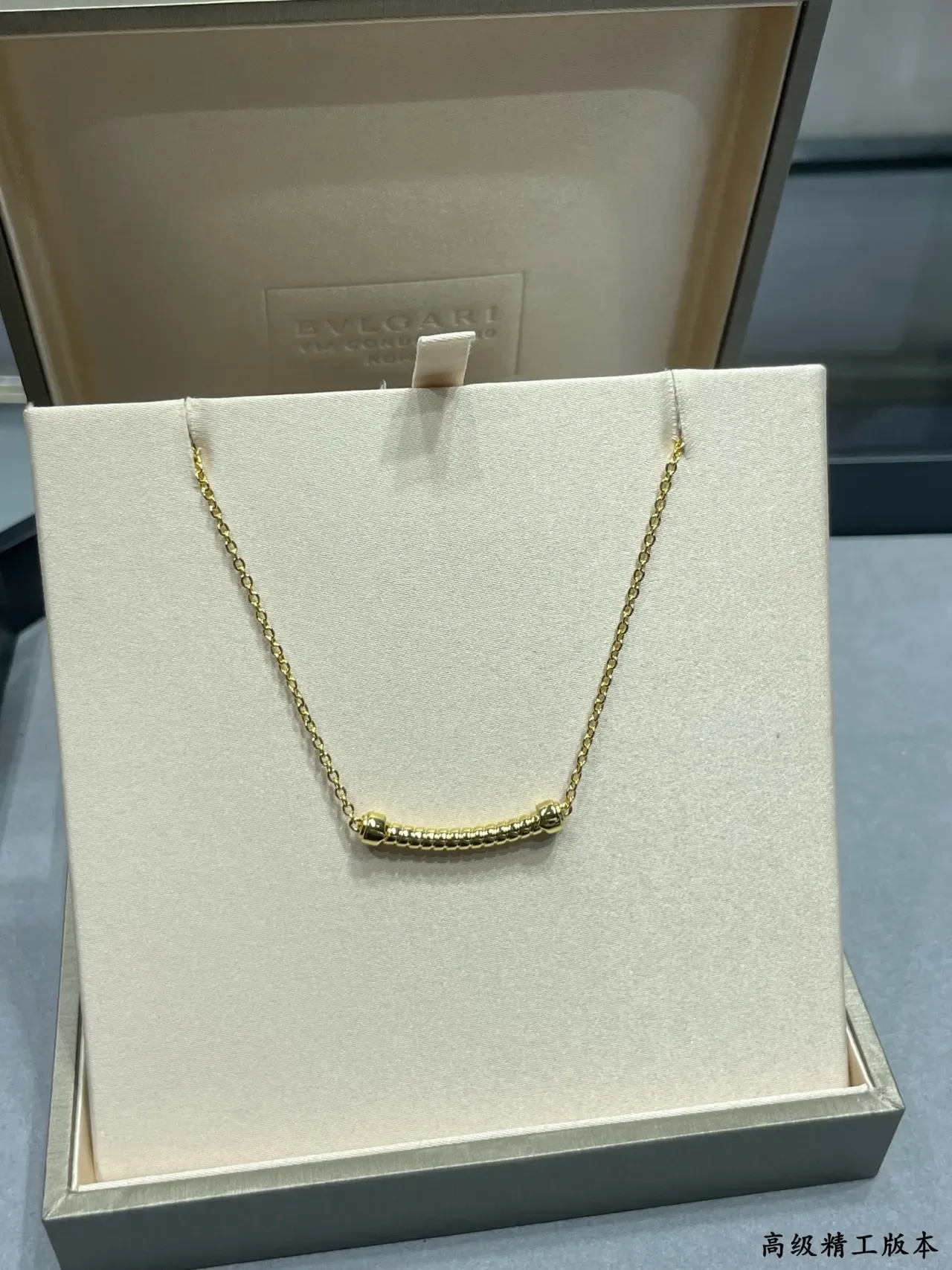 金色链条水平纹理吊坠项链 8