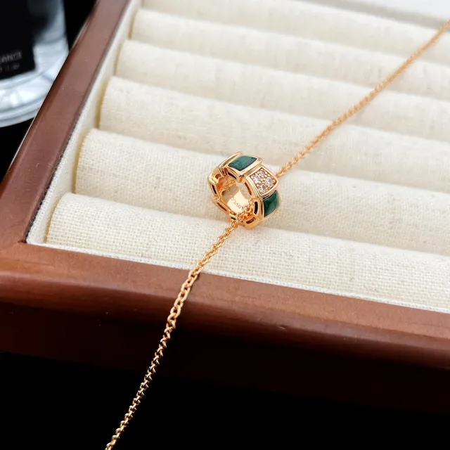 Gold Multicolor Chain Geometric Hexagonal Pendant Necklace 4