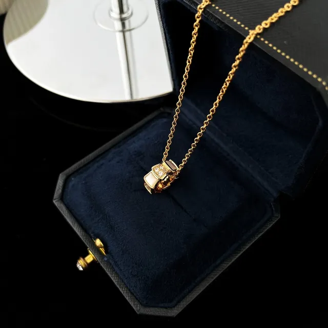 Gold Multicolor Chain Geometric Hexagonal Pendant Necklace 6