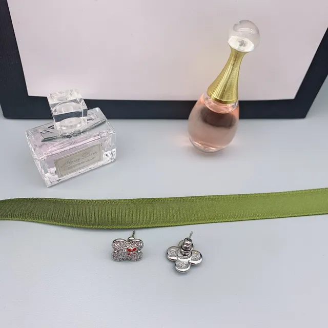 Ouro Vermelho Flor de Quatro Pétalas Pavé Cristal Brincos 2