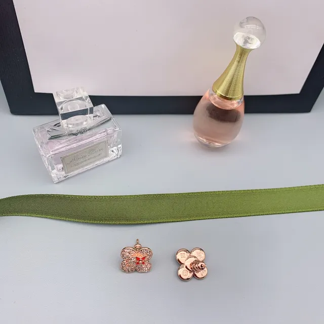 Ouro Vermelho Flor de Quatro Pétalas Pavé Cristal Brincos 4