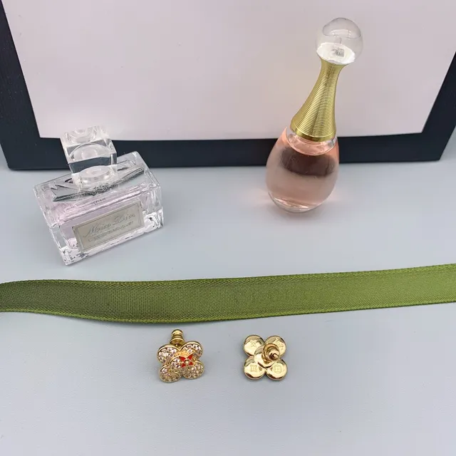 Ouro Vermelho Flor de Quatro Pétalas Pavé Cristal Brincos 6