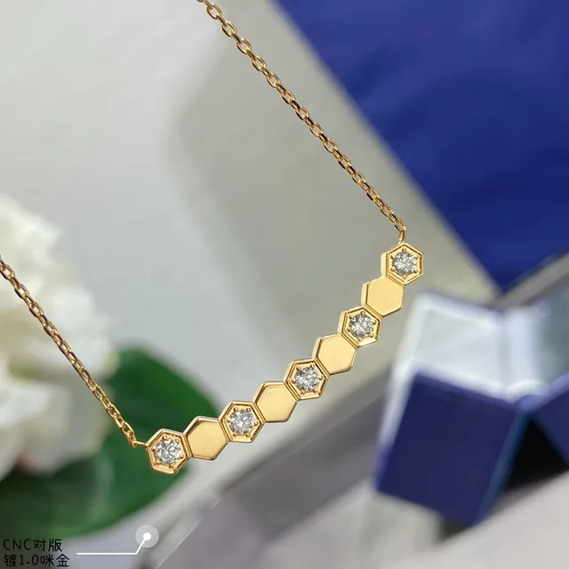 Collier pendentif barre enlacée hexagonale en or et argent pave-set avec pierres claires 6