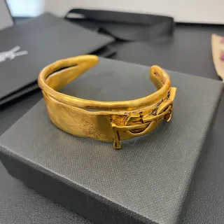 Clasp De Joias Dourado Texturizado Escultórico