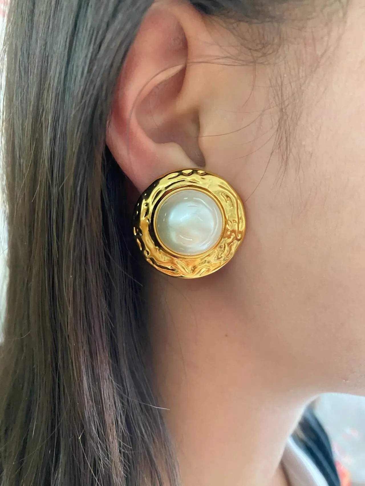 Gold-Tone Textured Bezel Pearl Stud Earrings 2