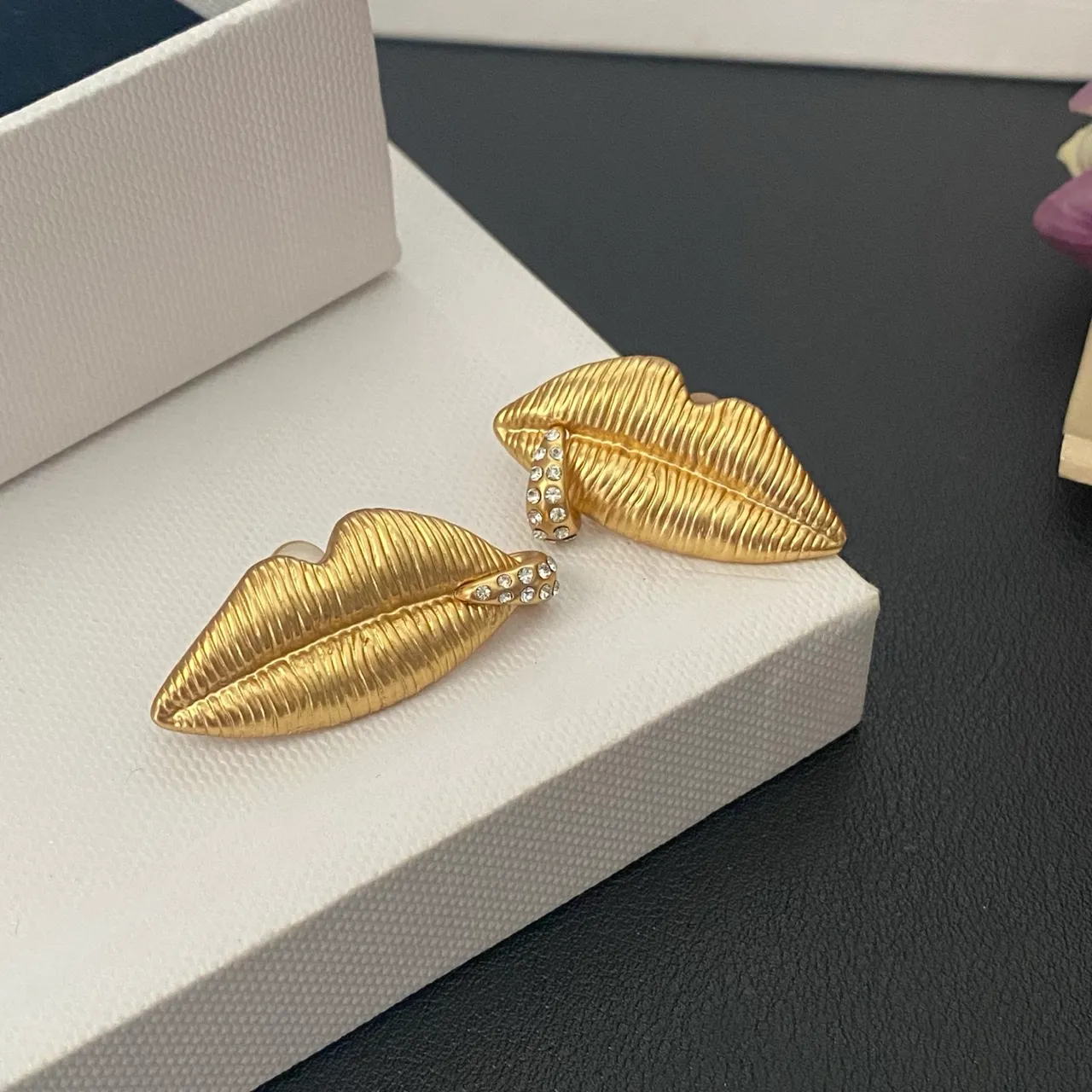 Gold Transparent Lip-Shaped Textured Ridged Surface Earrings 5