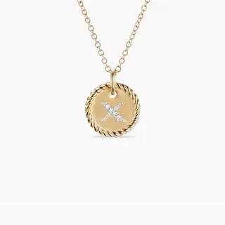 Collier avec pendentif circulaire en or blanc, bordure en corde et bezel