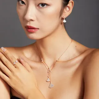 Collier avec motifs en forme d'éventail en tons doré blanc et rose