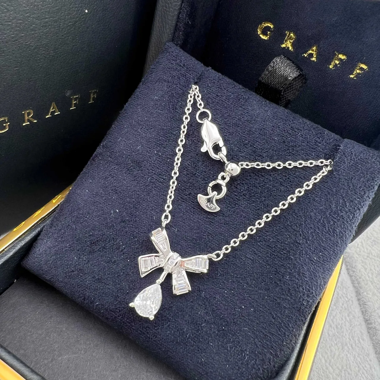 Graff Gold Silver Bow-Shaped Diamond Motif Drop Pendant Necklace 2