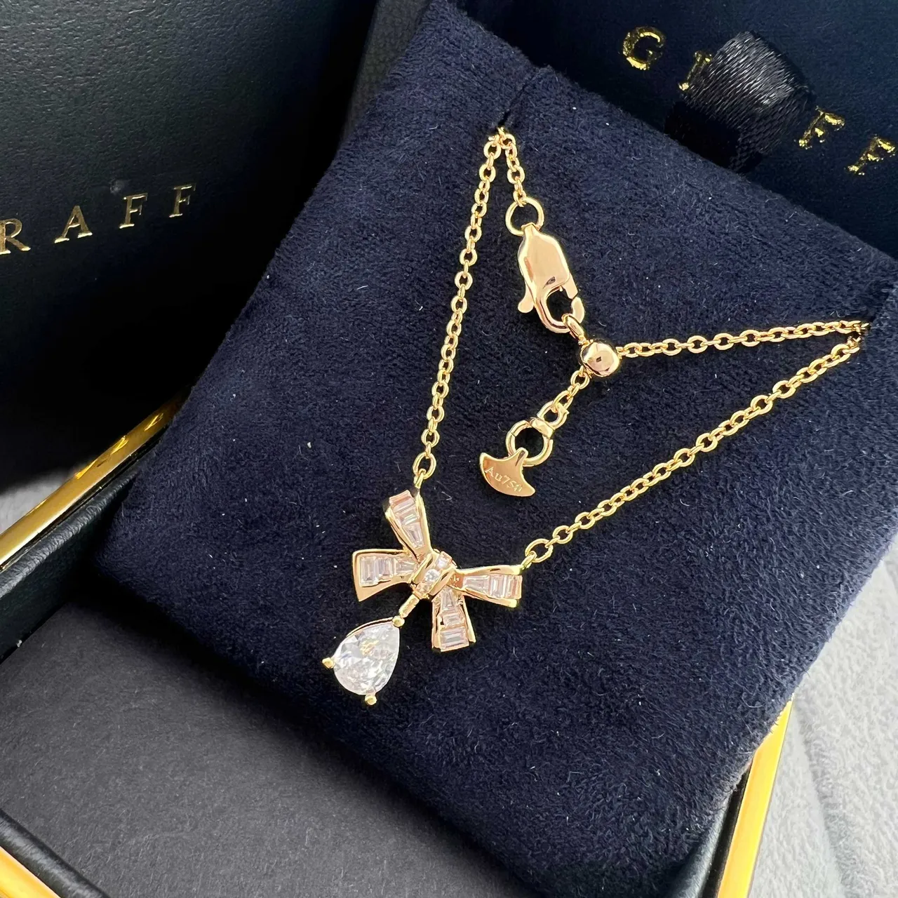 Graff Gold Silver Bow-Shaped Diamond Motif Drop Pendant Necklace 3