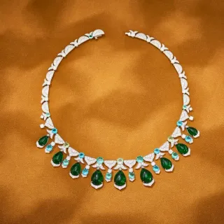 Collier vert et bleu à motif floral, gouttes de gemmes en forme de larme