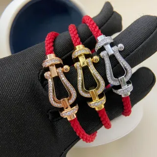 Harp-Clasp Pavé Stone سوار أحمر حبل مضفر