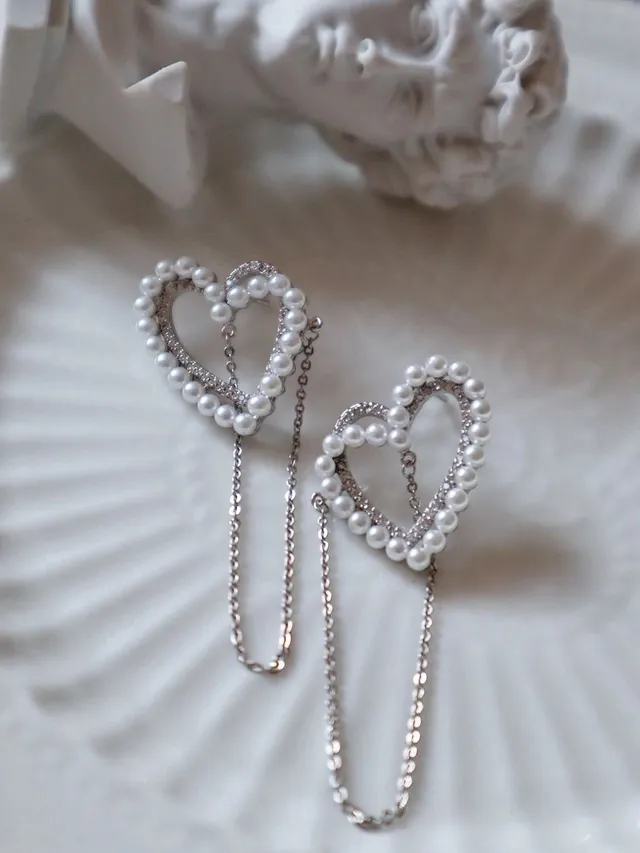 HEFANG Heart-Shaped Pearl and Crystal Dangling Earrings 5