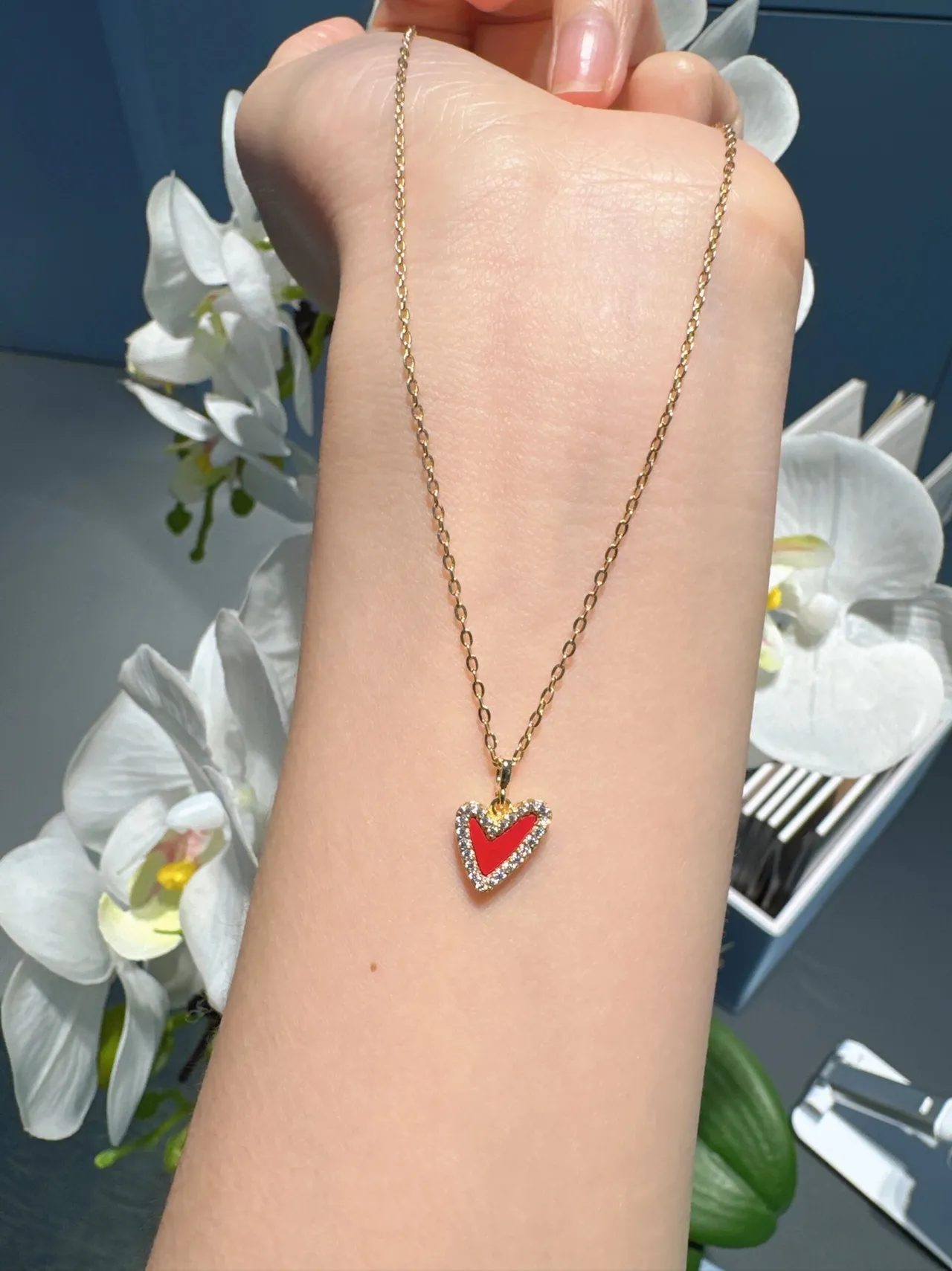 HEFANG Collier en or rouge avec pendentif en forme de cœur émaillé au centre 8