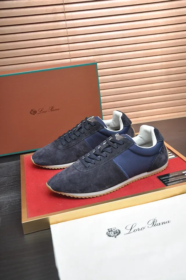 Navy and Charcoal সুয়েড লো-টপ লাইফস্টাইল স্নিকার 4