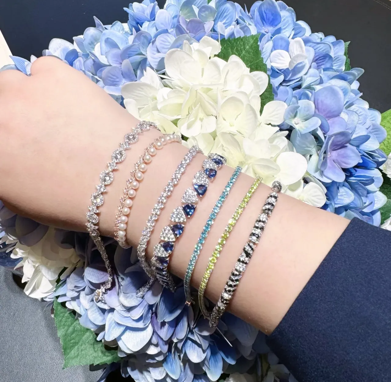 Navy Silver Pavé-Set Stone Band Contrasting Black-and-White Pattern Bracelet 3