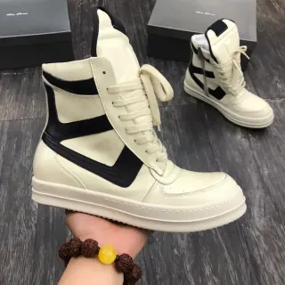 Off-White حذاء رياضي كريمي وأسود مع لوحات عالي الارتفاع نمط حياة