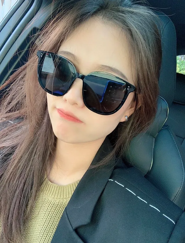 Lunettes de soleil oversized monture noire en forme d'oeil de chat avec lentilles dégradées 6