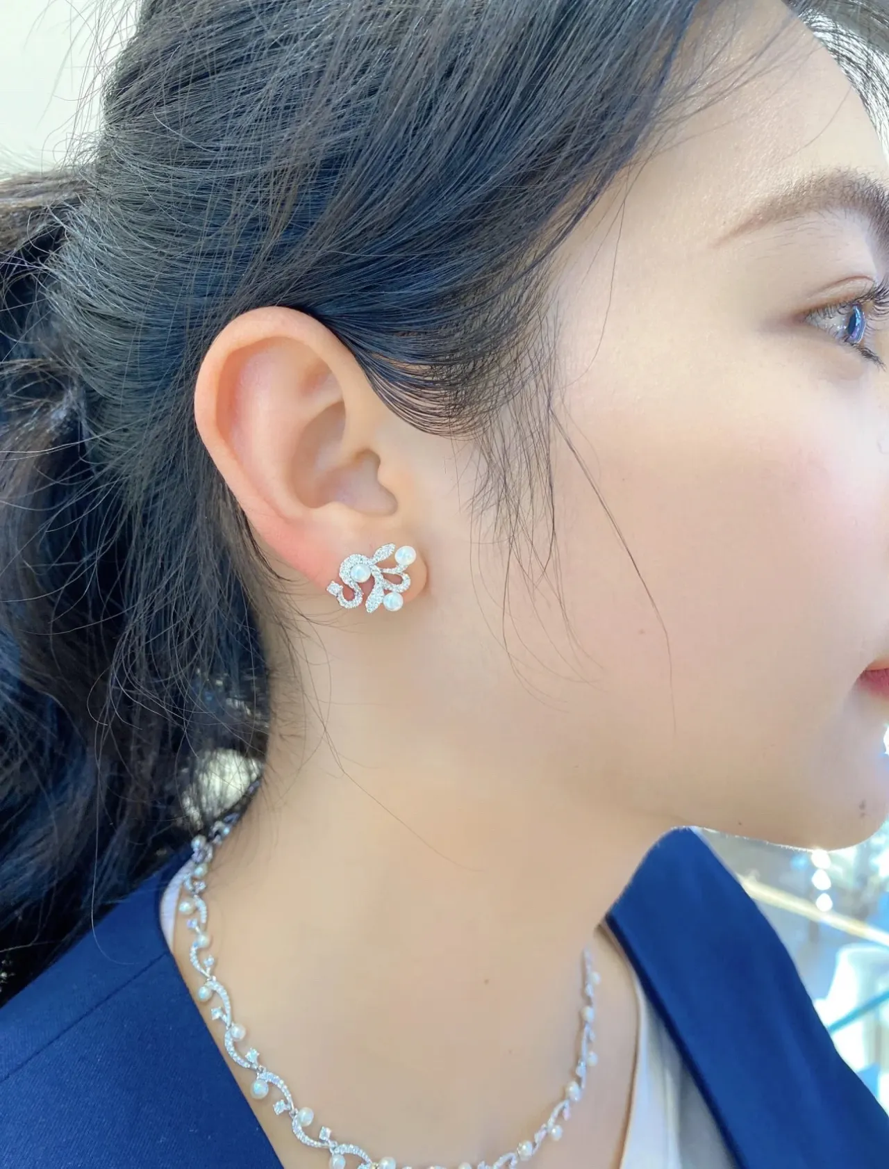 Pearl and Crystal Floral Motif Drop Earrings 3