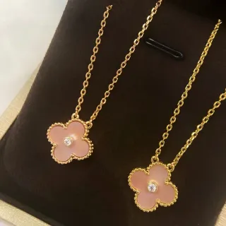 Pink Gold Four-Petal Flower Pendant Beaded Border Necklace