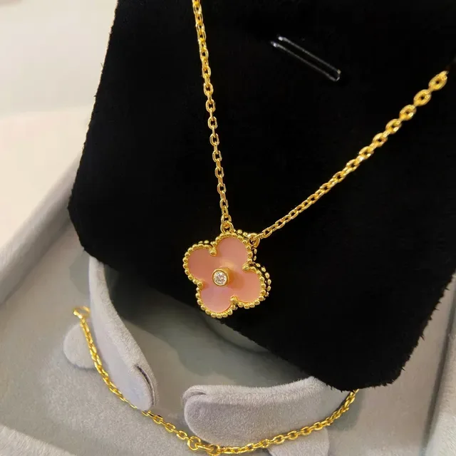 Pink Gold Four-Petal Flower Pendant Beaded Border Necklace 9