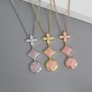 Collier pendentif or rose multi-charm motifs floraux émaillés