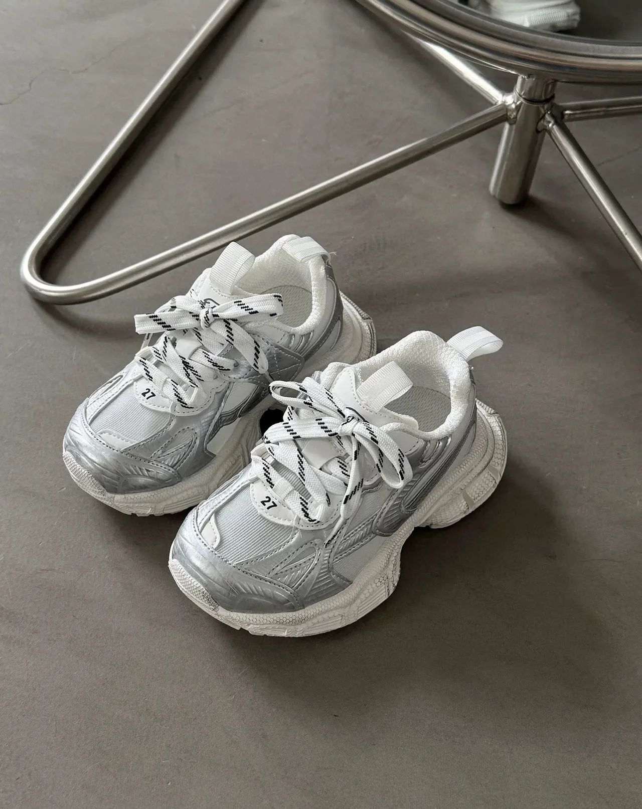 Sneakers Chunky Sculpted Sole Silhouette Oversized rose argent 16