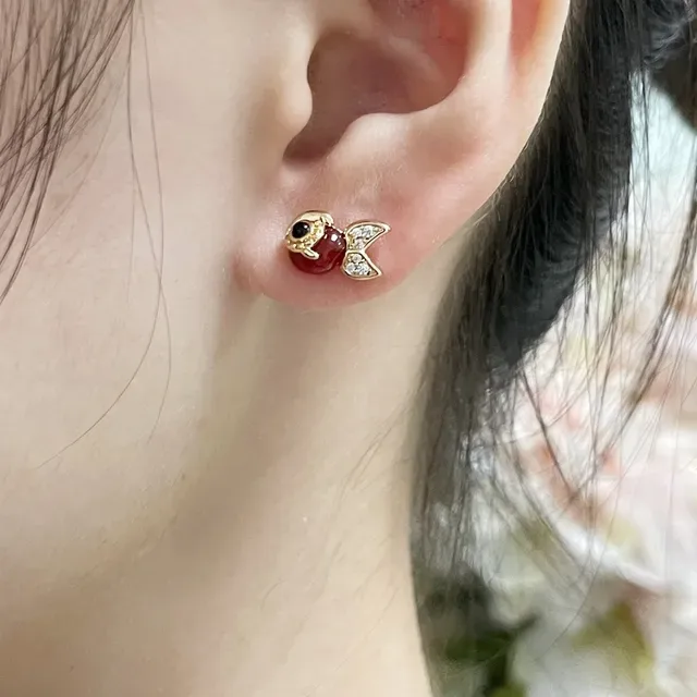 Qeelin Fish-Shaped Enamel and Diamond Stud Earrings 8