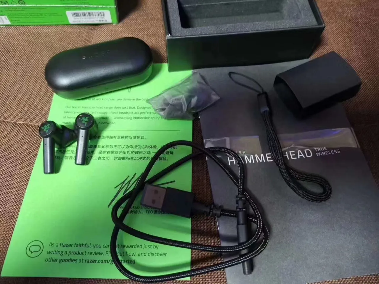 Razer हरा काला जीवंत चेसिस डिटैचेबल बूम माइक ओवर-यर हेडफोन्स 9