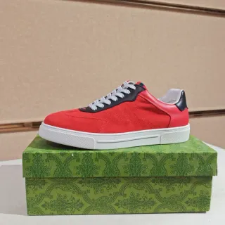 Zapatillas lifestyle de ante rojo y negro low-top con cordones