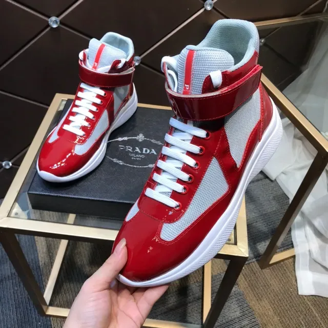 Zapatillas lifestyle rojo y gris de cuero patentado brillante de caña alta 2