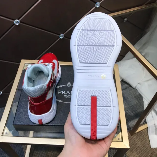 Zapatillas lifestyle rojo y gris de cuero patentado brillante de caña alta 3
