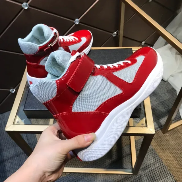 Zapatillas lifestyle rojo y gris de cuero patentado brillante de caña alta 4