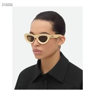 Gafas de sol en acetato cat-eye rojo brillante 3