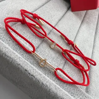 سوار حبل ملتوي ذهبي أحمر مع Pavé Crystal Charm