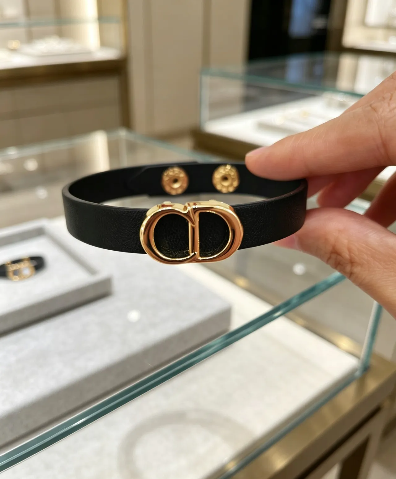 Red Gold Narrow Strap Pointed Ends Leather Belt 2