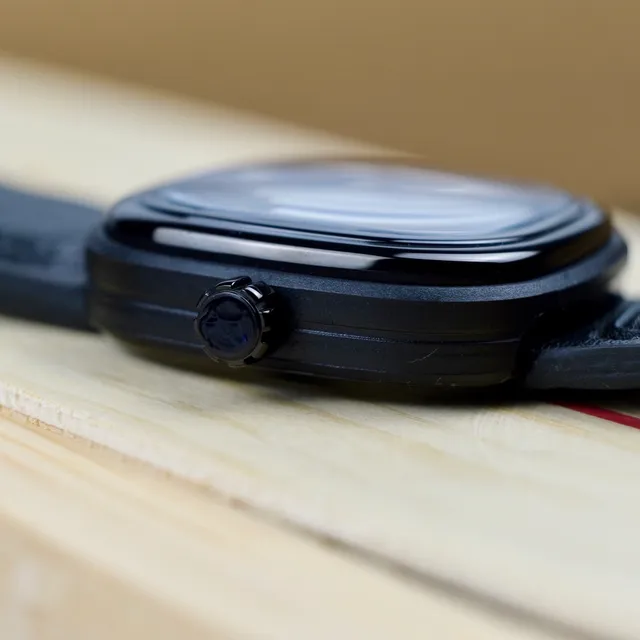SEVENFRIDAY P1 Series काली केस पीली सबडायल यांत्रिक घड़ी 3