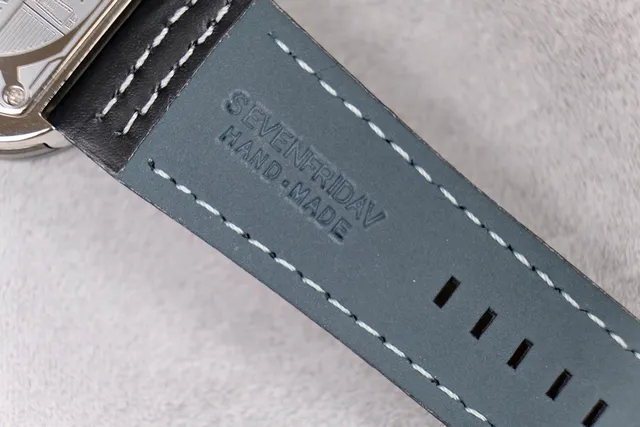 SEVENFRIDAY चाँदी काला औद्योगिक डिजाइन स्तरीय केंद्रिक डायल यांत्रिक घड़ी 2