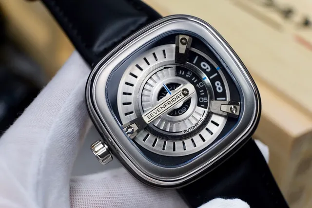 SEVENFRIDAY चाँदी काला औद्योगिक डिजाइन स्तरीय केंद्रिक डायल यांत्रिक घड़ी 4