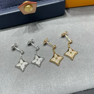 Brincos pendentes stud com estrela pavé em tons prateado e dourado