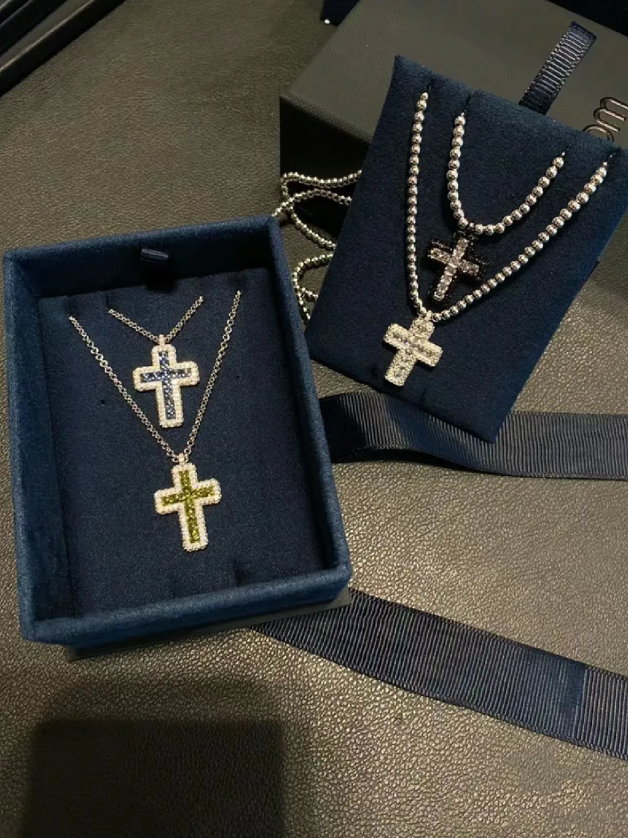 Silver Green Cross-Shaped Pendant Pavé-Set Clear Stones Necklace 6