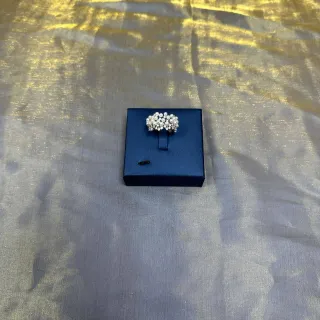 Silver White Cluster-Style Pearl-and-Crystal Ring