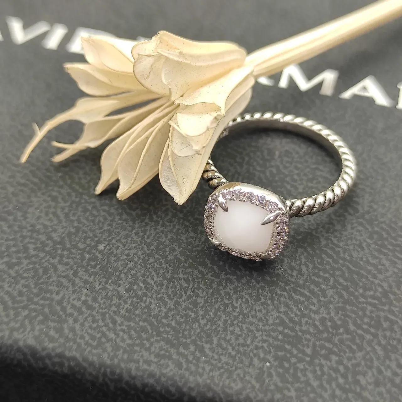 Silver White Twisted Rope Band Faceted Cabochon Ring 5