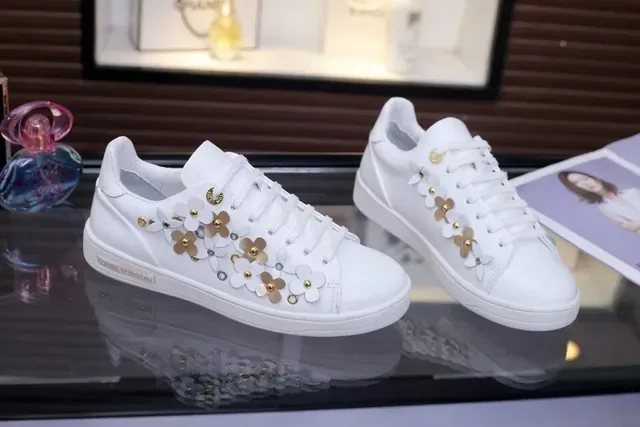 White Floral-Embellished Lifestyle Sneakers 2