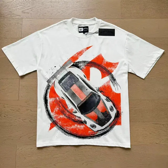 Camiseta blanca con estampado gráfico de coche de carreras 9