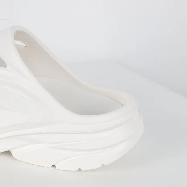 White Monolithic Molded Slip-On Slippers 4